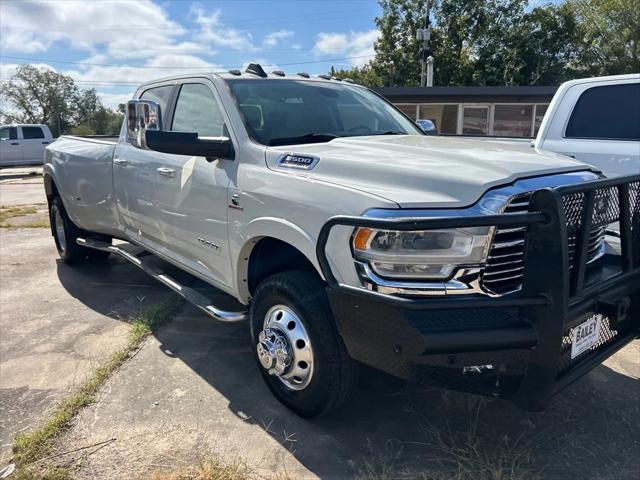 2020 RAM 3500 Laramie Crew Cab 4x4 8 Box
