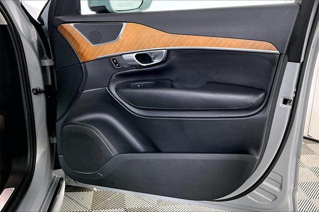 2024 Volvo XC90 B6 Plus Bright Theme 7-Seater