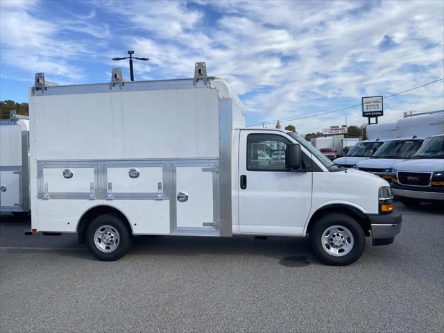 2025 Chevrolet Express Cutaway Work Van