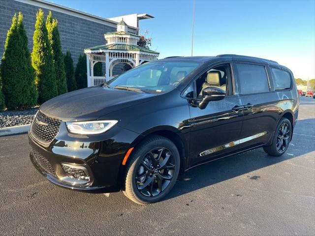 2026 Chrysler Pacifica PACIFICA SELECT AWD