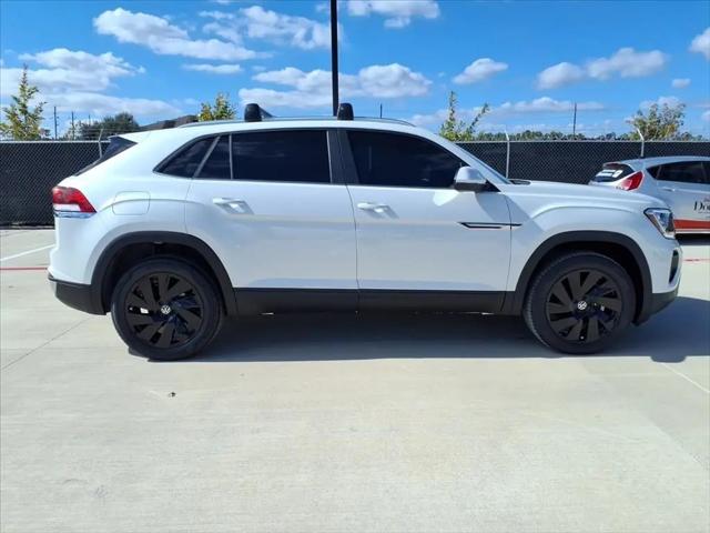 2026 Volkswagen Atlas Cross Sport SE with Technology