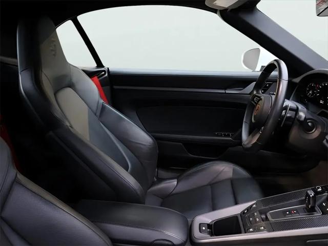 2020 Porsche 911 Carrera 4S Cabriolet