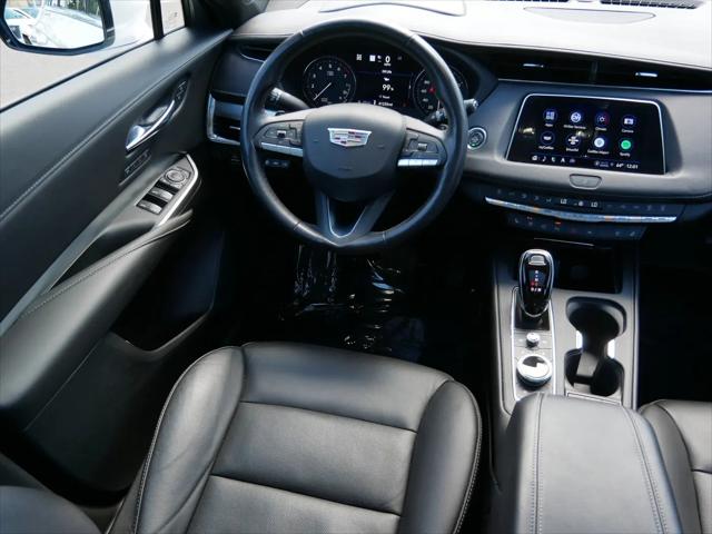 2022 Cadillac XT4 AWD Premium Luxury