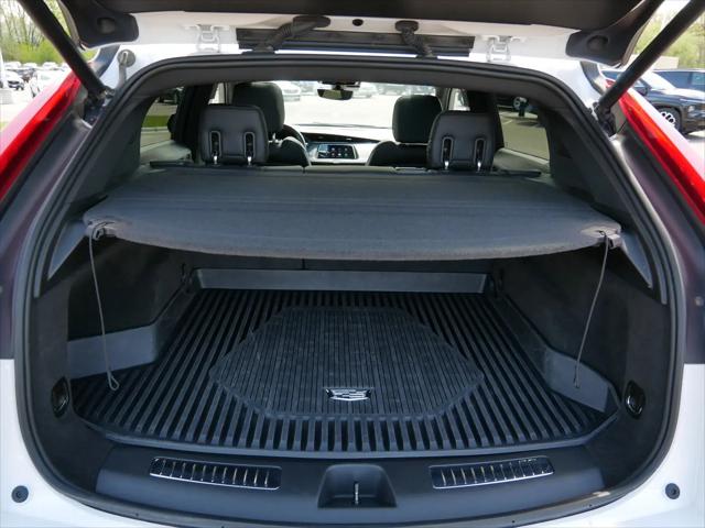 2022 Cadillac XT4 AWD Premium Luxury