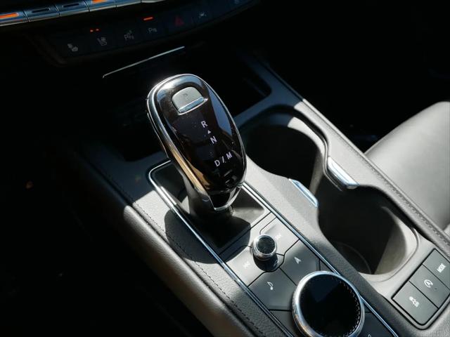 2022 Cadillac XT4 AWD Premium Luxury