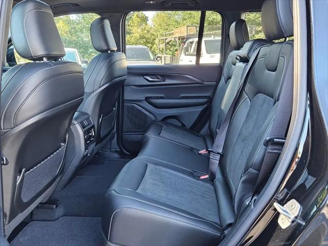 2025 Jeep Grand Cherokee Altitude X 4x2
