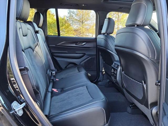 2025 Jeep Grand Cherokee Altitude X 4x2
