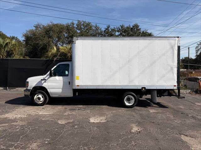 2015 Ford E-350 Cutaway E-350