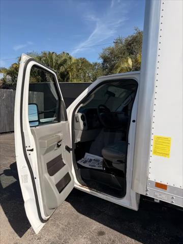 2015 Ford E-350 Cutaway E-350