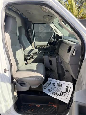 2015 Ford E-350 Cutaway E-350