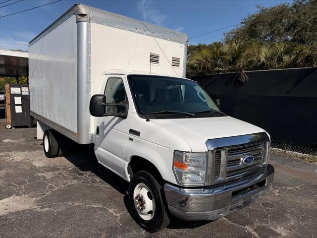 2015 Ford E-350 Cutaway E-350