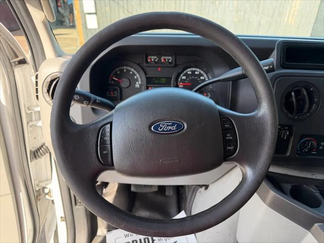 2015 Ford E-350 Cutaway E-350
