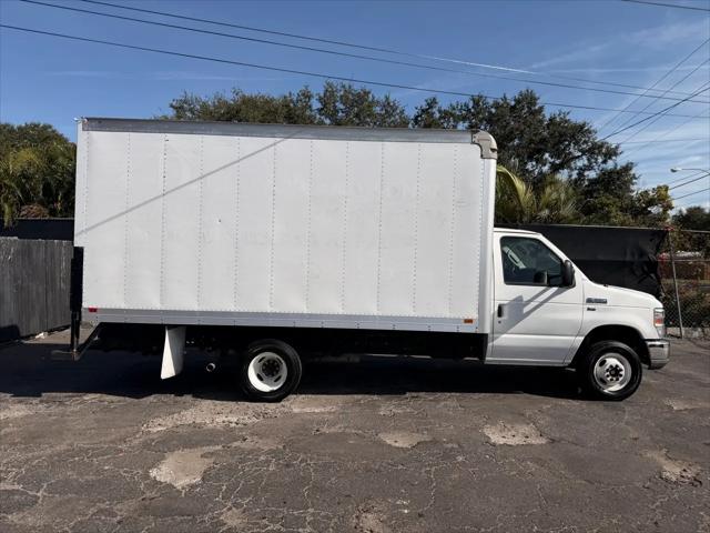 2015 Ford E-350 Cutaway E-350