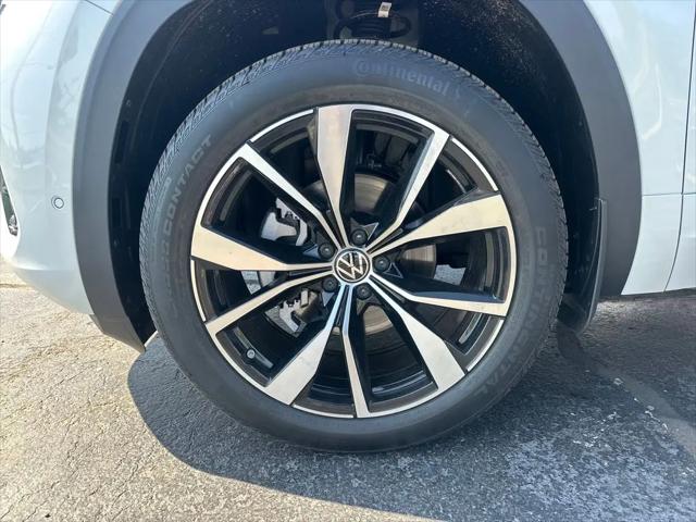 2026 Volkswagen Atlas Cross Sport SEL Premium R-Line