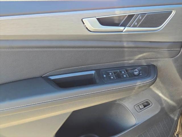 2026 Volkswagen Atlas Cross Sport SE with Technology