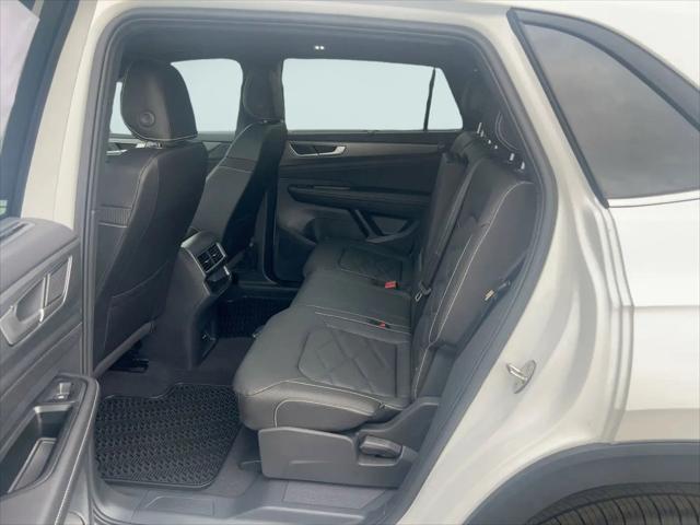2026 Volkswagen Atlas Cross Sport SE with Technology