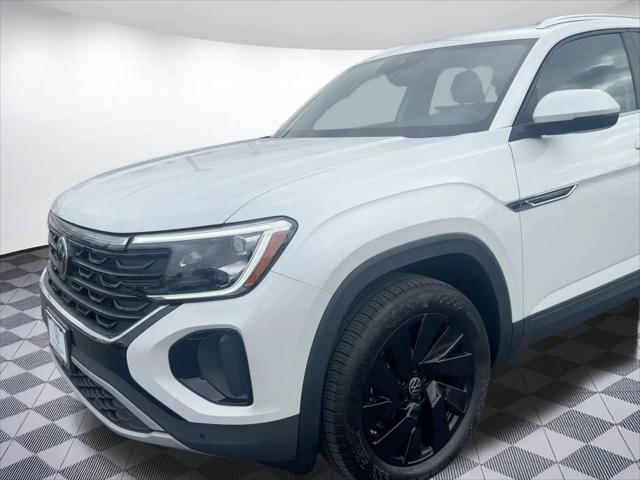 2026 Volkswagen Atlas Cross Sport SE with Technology