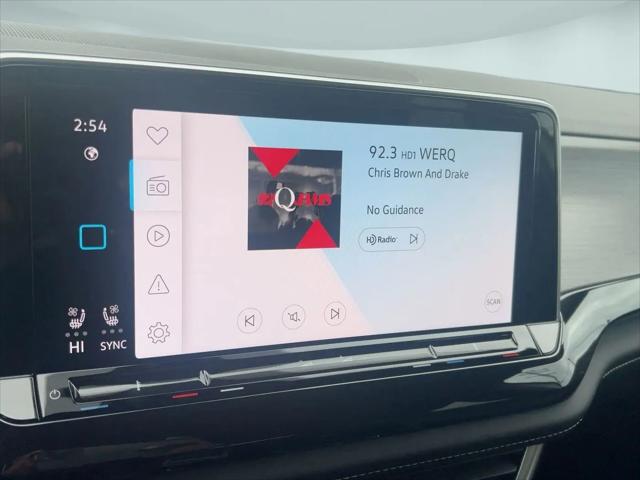 2026 Volkswagen Atlas Cross Sport SE with Technology