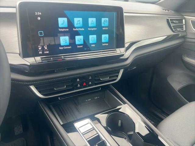 2026 Volkswagen Atlas Cross Sport SE with Technology