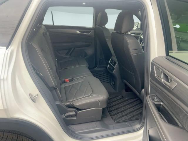 2026 Volkswagen Atlas Cross Sport SE with Technology