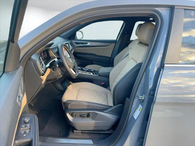 2026 Volkswagen Atlas Cross Sport SE with Technology