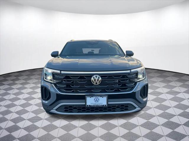 2026 Volkswagen Atlas Cross Sport SE with Technology