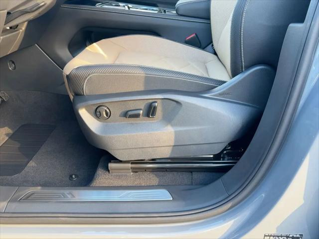 2026 Volkswagen Atlas Cross Sport SE with Technology