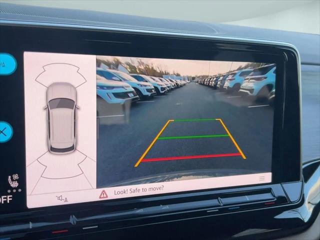 2026 Volkswagen Atlas Cross Sport SE with Technology