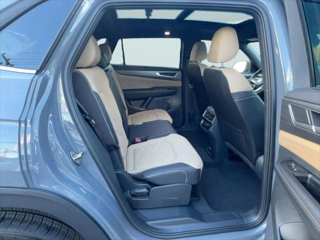 2026 Volkswagen Atlas Cross Sport SE with Technology
