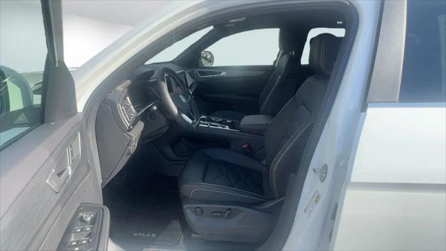 2026 Volkswagen Atlas Cross Sport SE with Technology