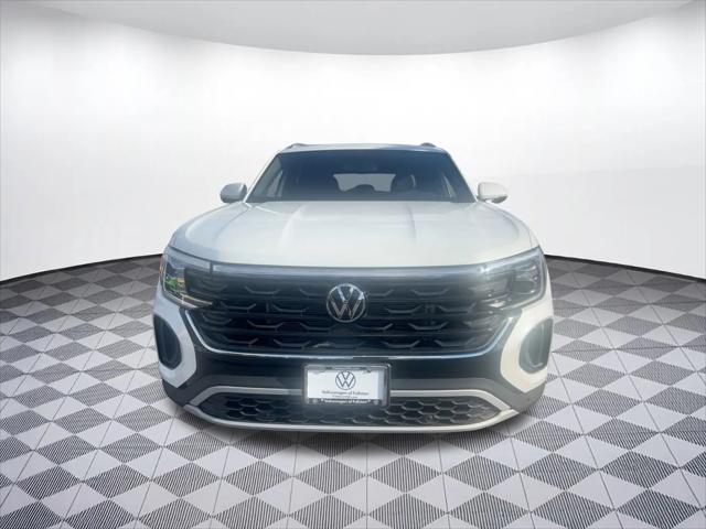 2026 Volkswagen Atlas Cross Sport SE with Technology