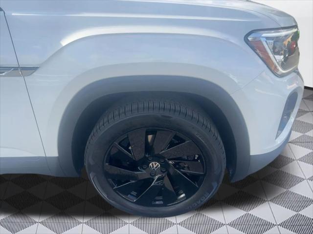 2026 Volkswagen Atlas Cross Sport SE with Technology