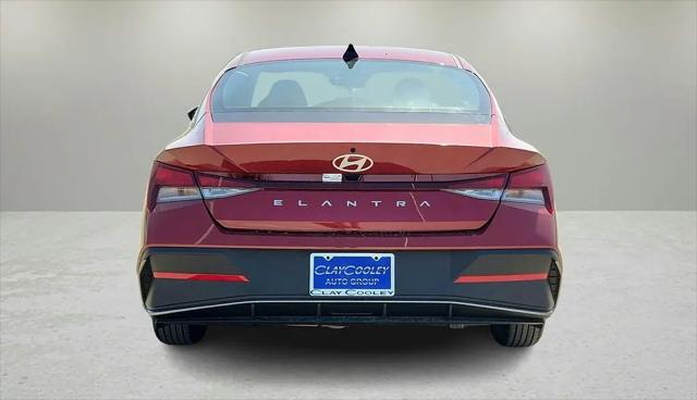 2025 Hyundai Elantra SE