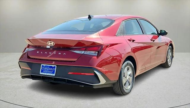 2025 Hyundai Elantra SE