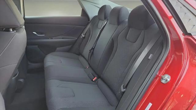 2025 Hyundai Elantra SE