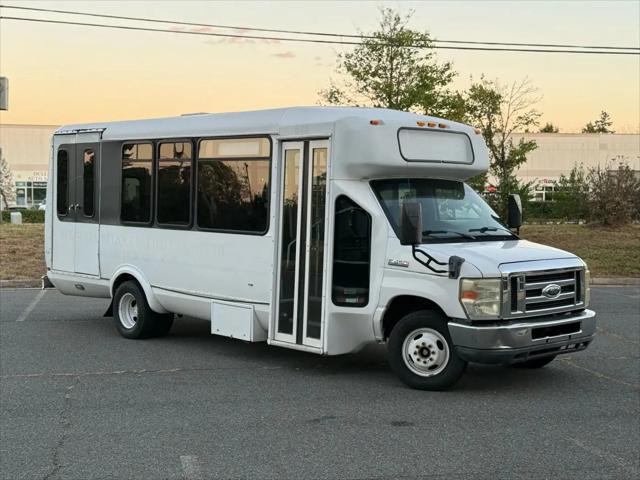 2010 Ford E-450 Cutaway E-450