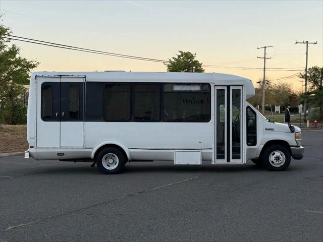 2010 Ford E-450 Cutaway E-450