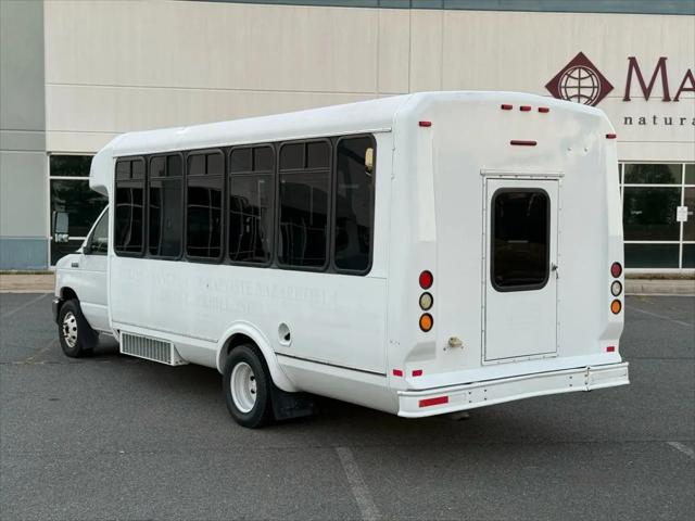 2010 Ford E-450 Cutaway E-450