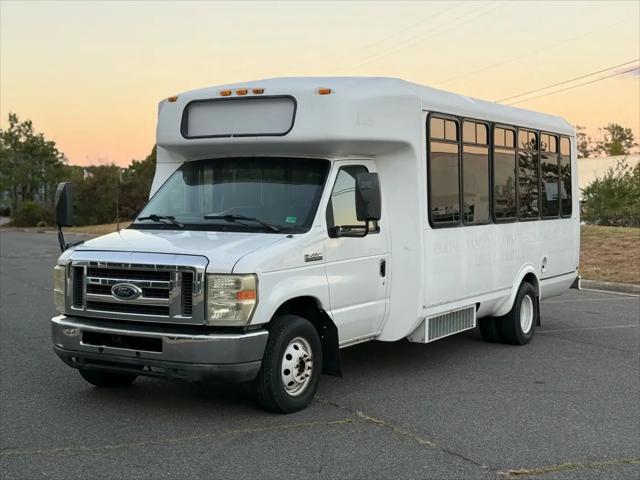 2010 Ford E-450 Cutaway E-450