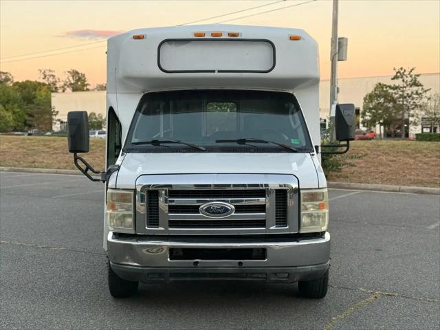 2010 Ford E-450 Cutaway E-450