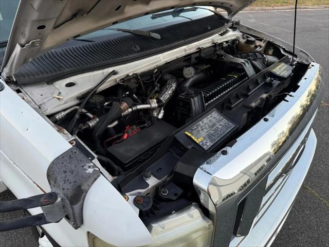 2010 Ford E-450 Cutaway E-450