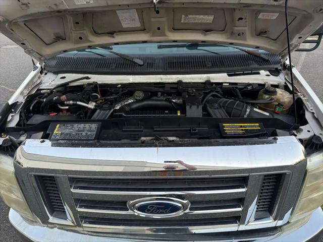 2010 Ford E-450 Cutaway E-450
