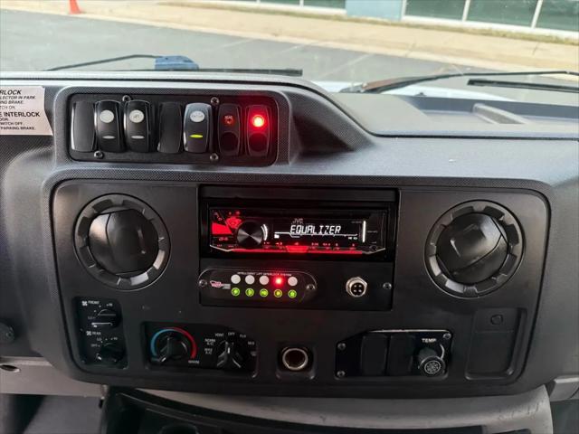 2010 Ford E-450 Cutaway E-450