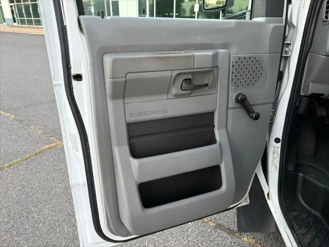 2010 Ford E-450 Cutaway E-450