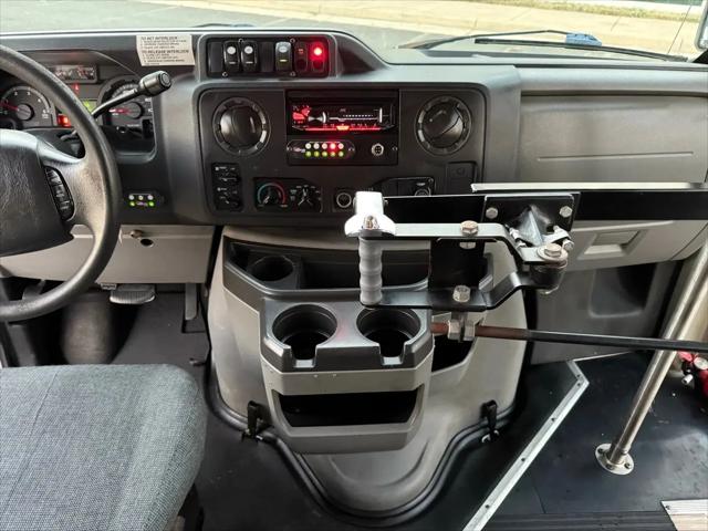 2010 Ford E-450 Cutaway E-450