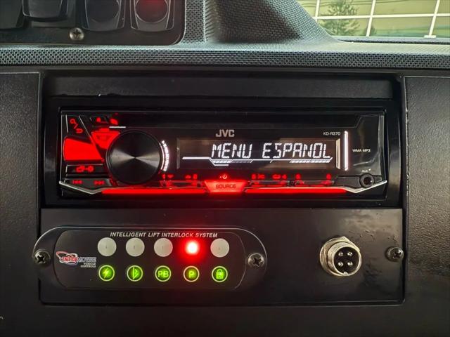 2010 Ford E-450 Cutaway E-450