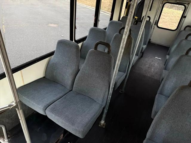 2010 Ford E-450 Cutaway E-450
