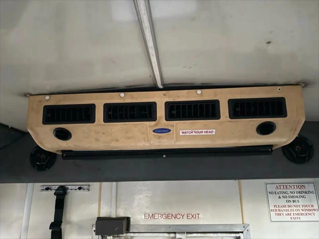 2010 Ford E-450 Cutaway E-450