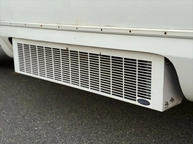 2010 Ford E-450 Cutaway E-450