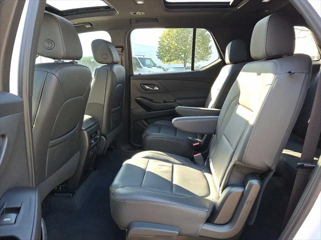 2023 Chevrolet Traverse AWD LT Leather